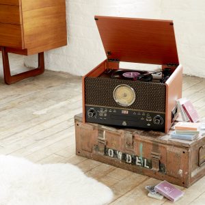 Chesterton - Turntable with Radio