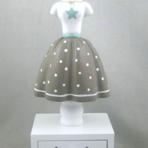 MANNEQUIN F / NECKLACES C / DRAWERS