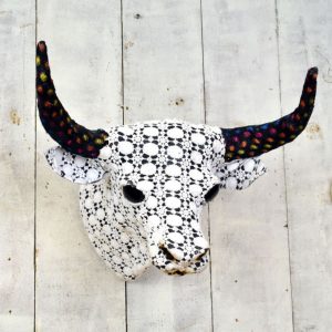 Lace Bull Head 43cm