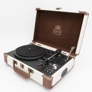 VINTAGEĀ portable record player with Bluetooth and USB,