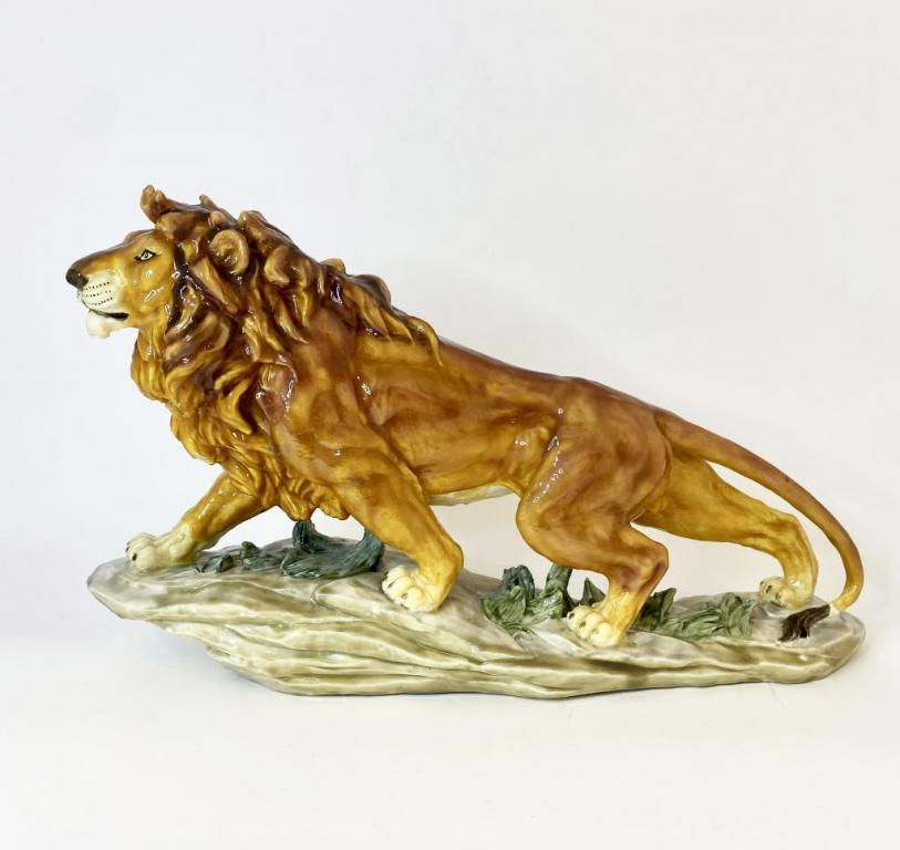 PORCELAIN DESIGN FIGURE LION