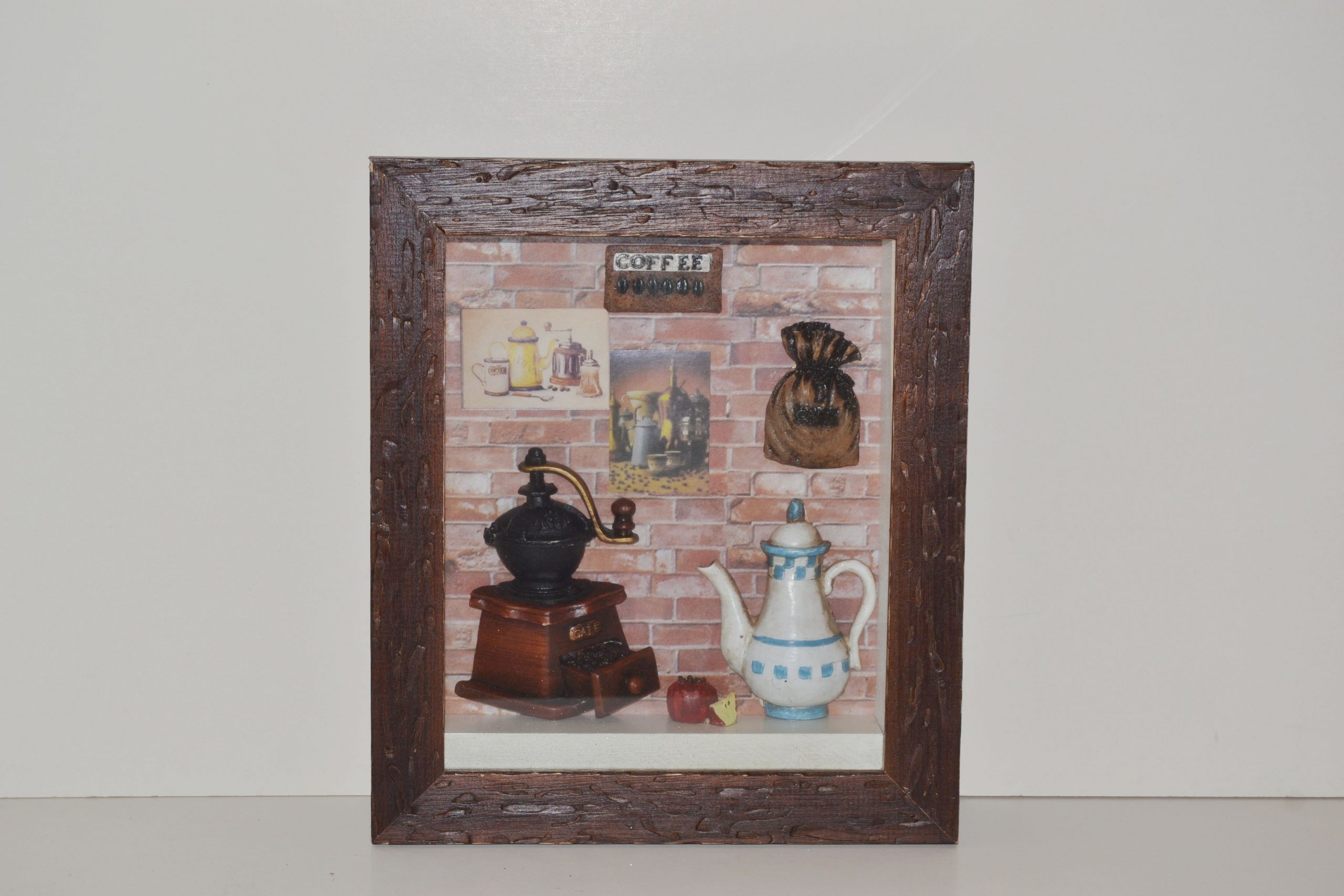 WOOD FRAME HAND MADE DESIGN COFFEE