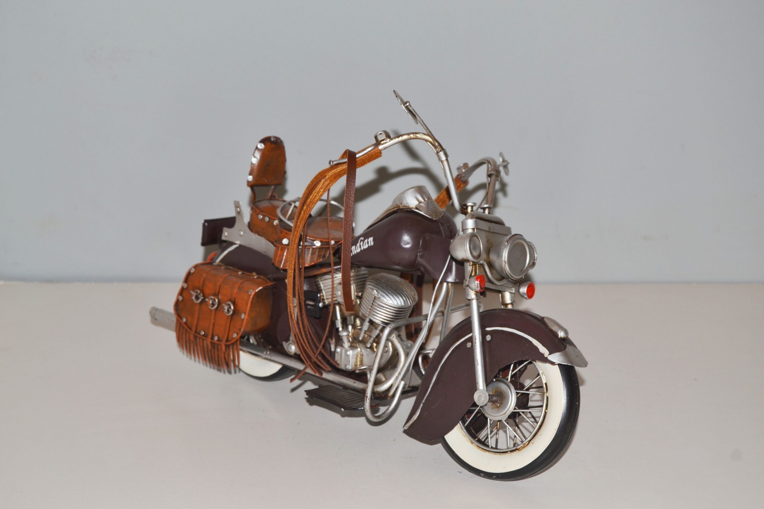 METAL INDIAN MOTORCYCLE DETAILED COLLECTION ITEM - Image 2