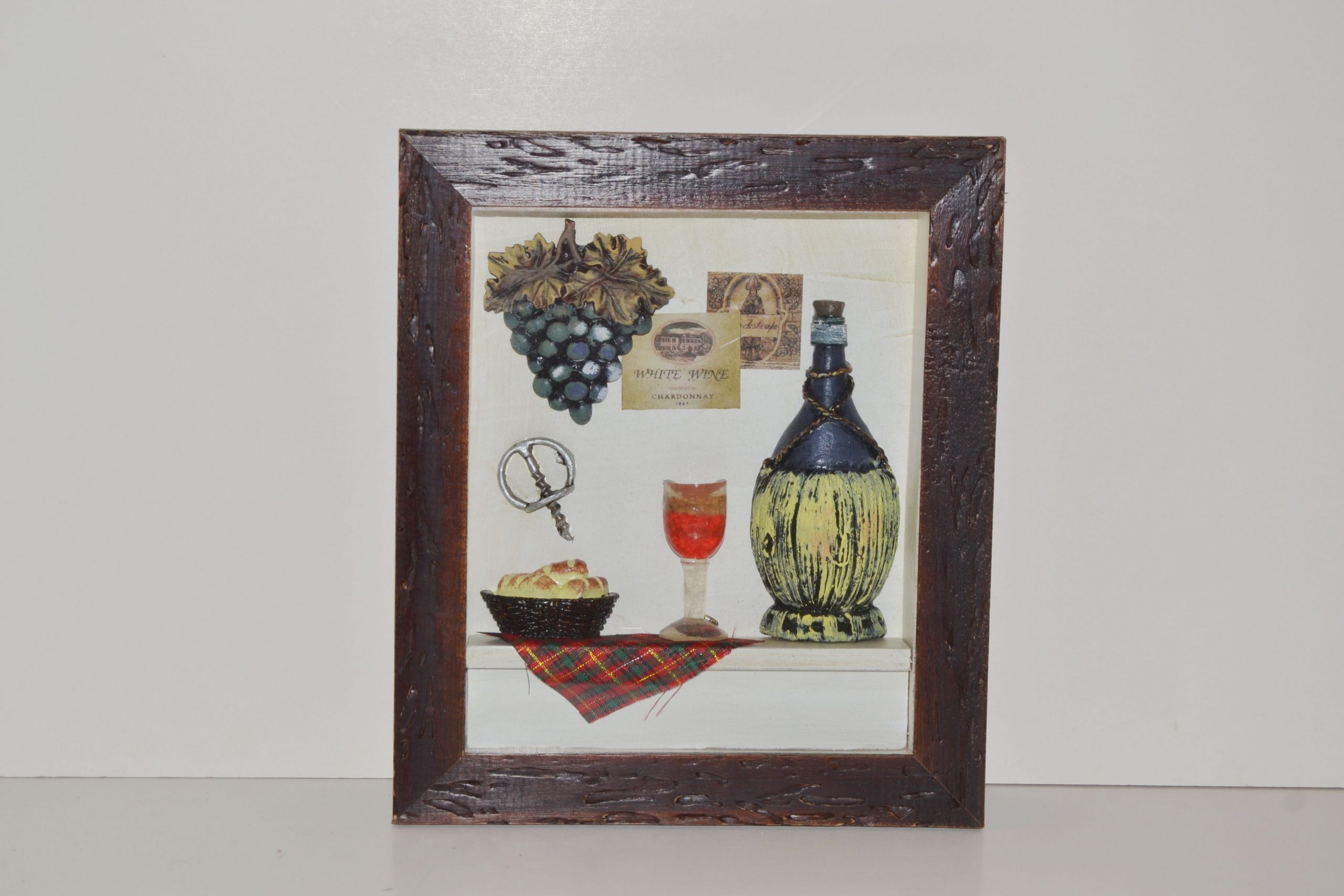 WOOD FRAME HAND MADE DESIGN WINE