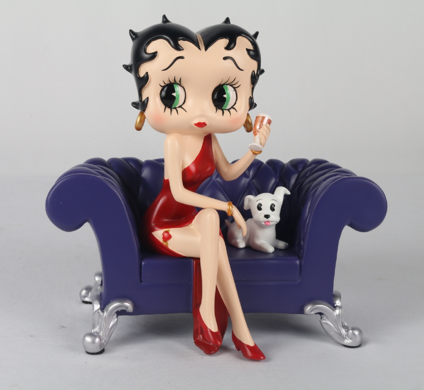 Betty Boop On Settee 22cm H: 21.0 x W: 22.0 x D: 14.0cm