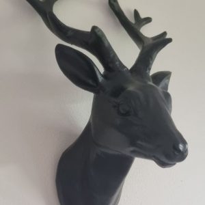 HANGING DEER BLACK DESIGN